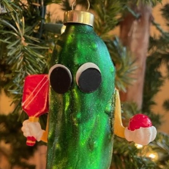 Glass Pickleball Ornament holding paddle & Ball ~ Brand NEW ~ Mint Condition - Picture 2 of 2